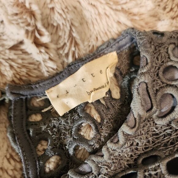 Eyelet Sleeveless Top - Picture 2 of 4